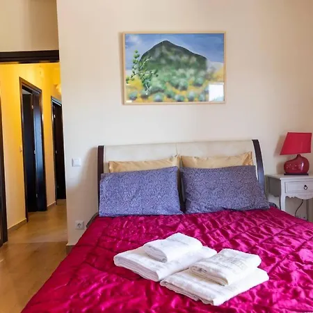 Апартаменты Thecolourfulhouse Трикала